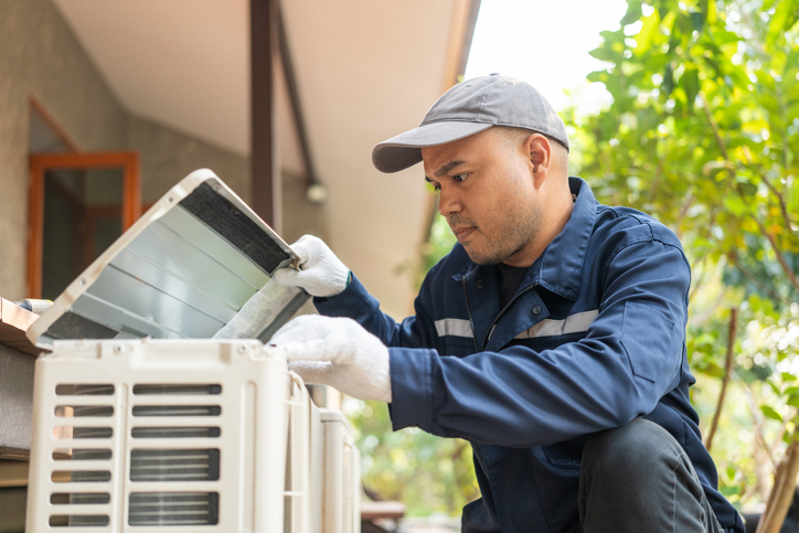 vWhy Landlords Should Prioritize Air Conditioning Maintenance for Tenants  